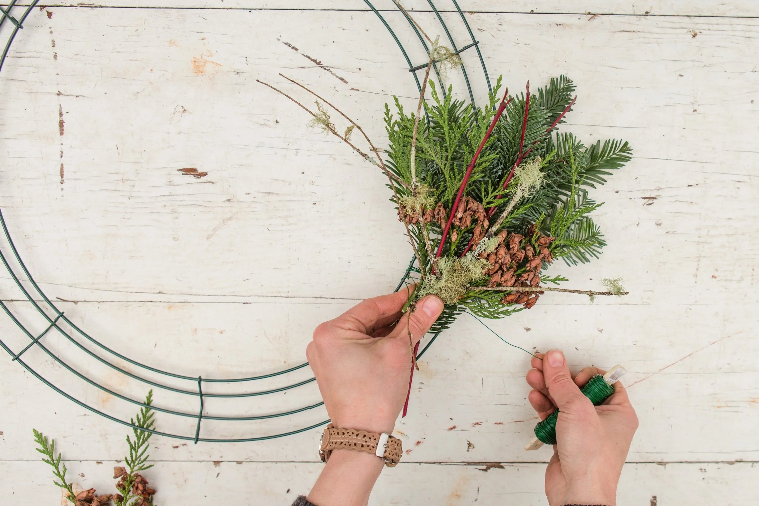 How To Make A Wreath It s Easier Than You Think 